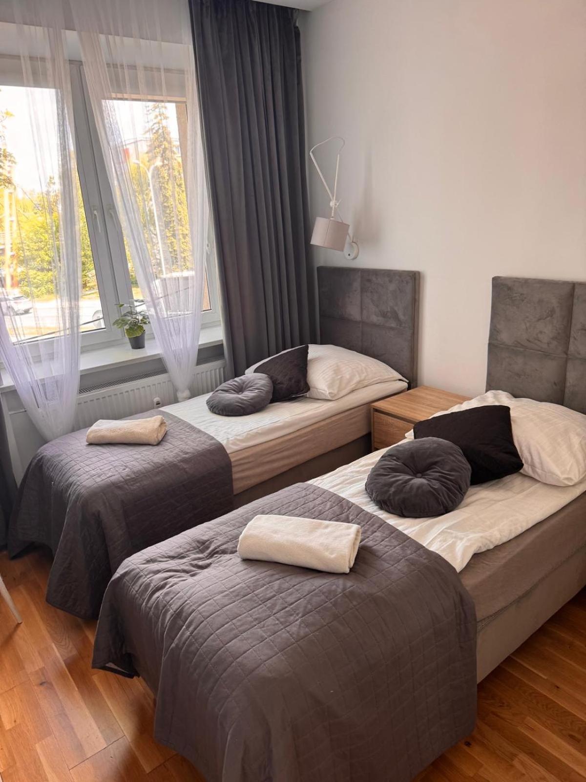Family & Business Elegant Apartments Ul Astronautow Centrum Downtown - 3 Bedroom, Parking 凯尔采 外观 照片
